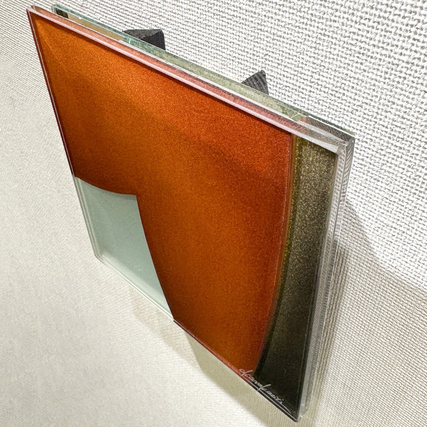 Kaori Okano/Untitled (Red & Brown) /glass artwork/h150 × w150 ×d30(mm)