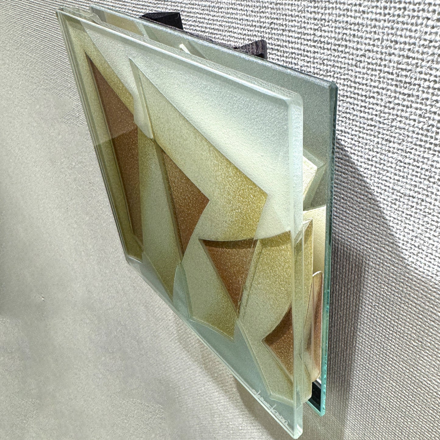 Kaori Okano/Untitled (Light Reddish Brown) /glass artwork/h150 × w150 ×d35(mm)